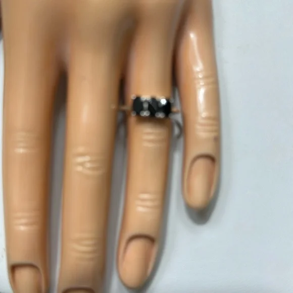 BLACK SPINEL RING, SIZE 8 - Picture 2 of 5